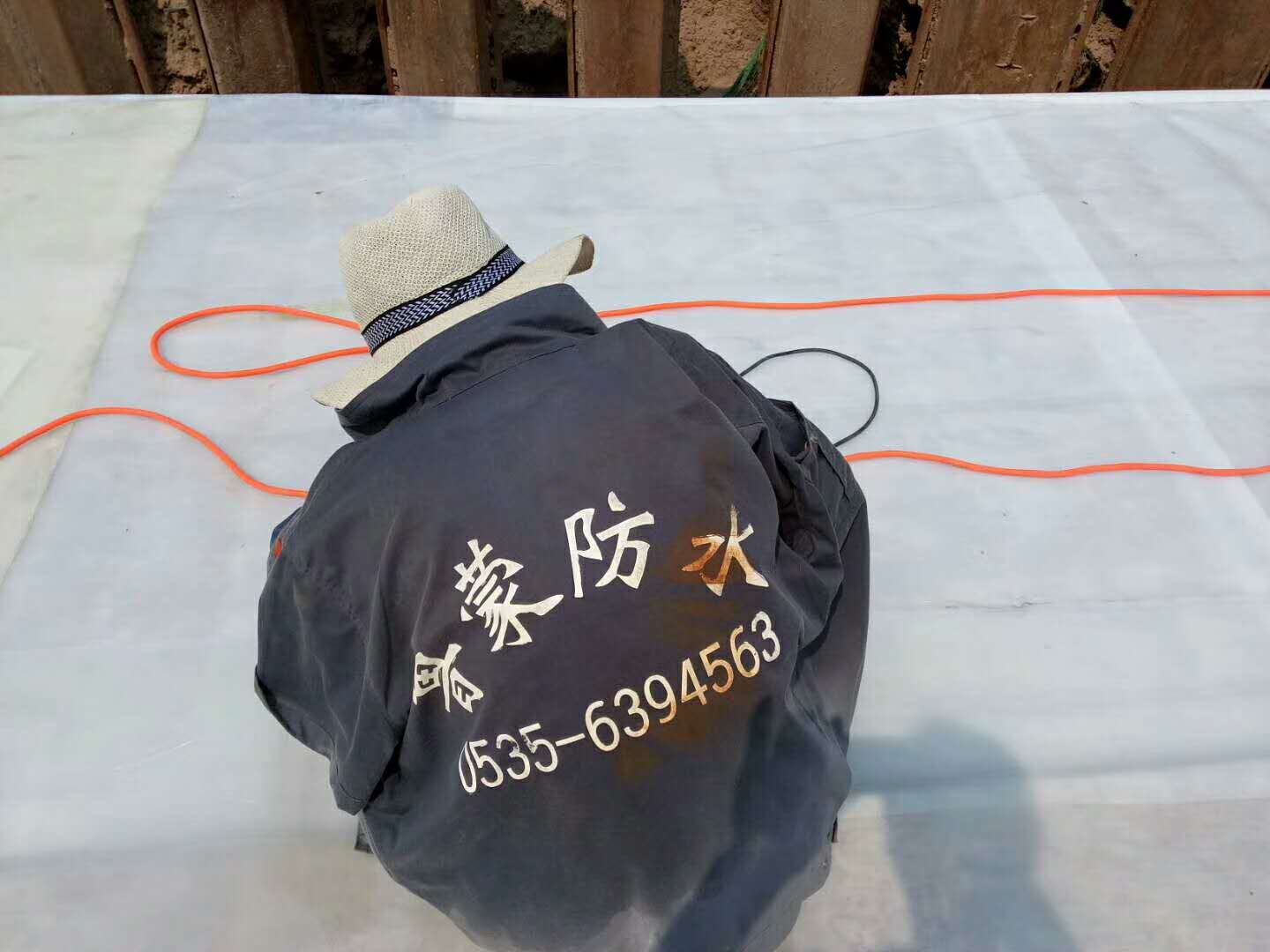 鲁蒙牌高分子防水卷材预铺反粘法施工流程