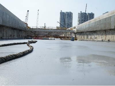 烟台鲁蒙SPUA喷涂聚脲防水涂料与基材粘结强度大